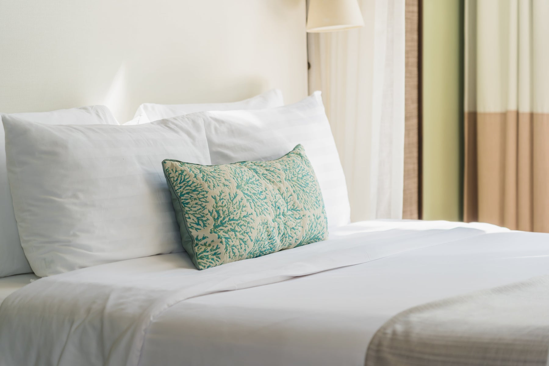 Right Pillow for Every Sleep Position: The Complete Pillow Guide for Vancouver Sleepers